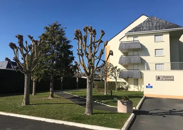 Cabourg - Bel Appartement Lumineux Avec Balcon Dans Residence Privee